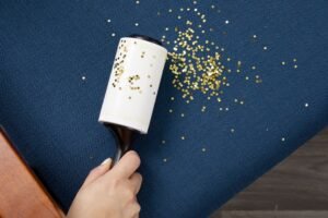 Como realmente remover glitter de carpetes, pisos e sofás
