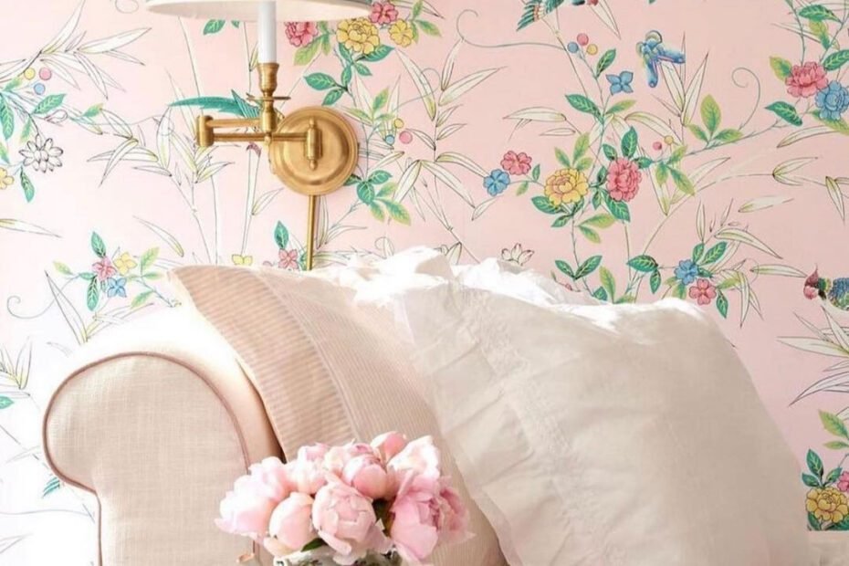 8 tendências de papéis de parede rosa femininos para todos os espaços