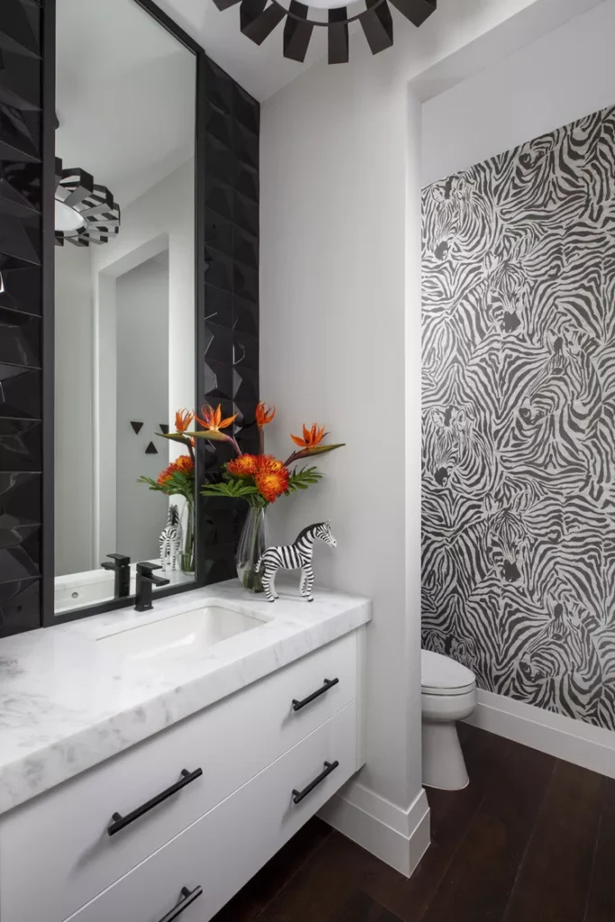 20 ideias vibrantes para transformar seu pequeno Meio banheiro em uma obra de arte